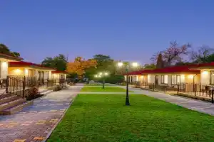 Kompleks Kolonada Guest house, Khisarya