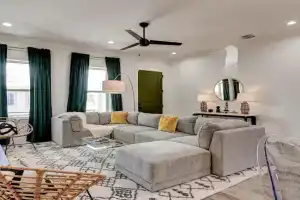 Modern NOLA Home Superdome View MardiGras Guest house, New Orleans