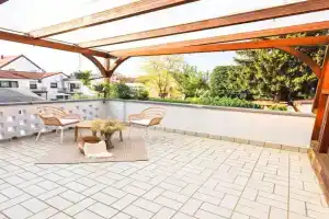 Spacious 6 Room Flat *Balcony & Terrace*, Darmstadt