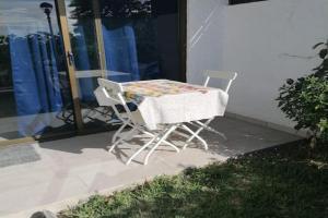 Quiet & Bright Apartment with private garden, San Agustin