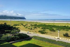 Sand Dollar Haven at Beach Club Unit 306 Apart-hotel, Seaside
