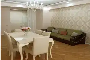 3 komnatnaya VIP vozle metro Apartments, Baku