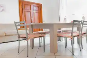 Casa vacanze Floria in centro a due passi dal mare!!, Sarzana