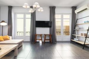 Holidays2Malaga Dos Aceras in Old Town & High Speed Wifi Apartments, Malaga