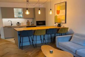Modern 2-bedroom apartment with terrace & free parking, Parnu