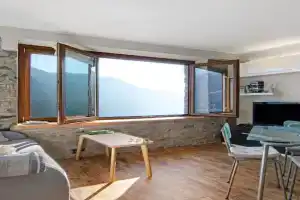 Renovated Barn of the year 1500 Apartments, Moltrasio
