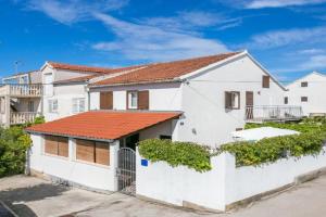 Holiday house with a parking space, Brac - 20140, Milna