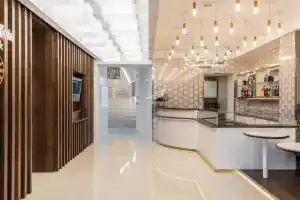 Petit Hotel, Prato