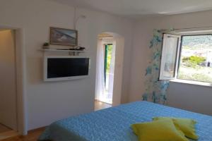 Studio apartment in with balcony, air conditioning, WiFi, washing machine 3634-3, Bol