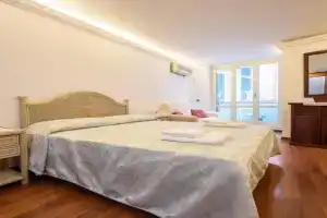 Via Avvocata 25 Apartments, Naples