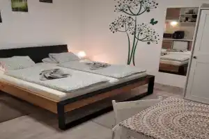 EszE Vendégszoba Apartments, Tata