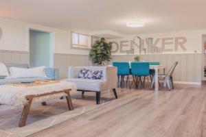 Sloans Lake Walk to eateries bars Free parking Guest house, Denver