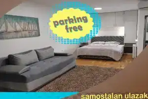 Apartman Centar 3, Uzhitse