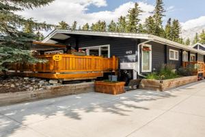 Cougar Street Mountain Rental Apartments, Banff