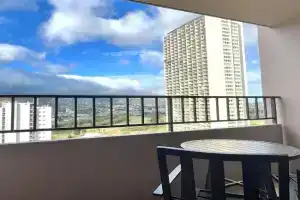 Royal Kuhio 1705 - Spacious Corner Unit with Stunning Mountain Views in the Heart of Waikiki! Guest house, Honolulu
