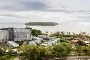 The RIYAZ Lavanya Hotel, Pantai Tengah