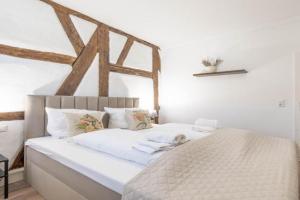 BackHome - SUITE L - Parkhaus - Fantastische Schlosslage - SmartTV - Waschmaschine - Netflix - 50qm - 24h Checkin- Apartment 1, Ludwigsburg