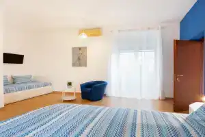 Into Vico Apartments, Naples