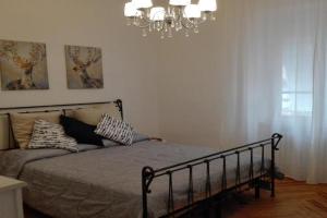 IL SOLE Villino centro storico, giardino, free parking, free Wi-Fi Apartments, Venaria Reale