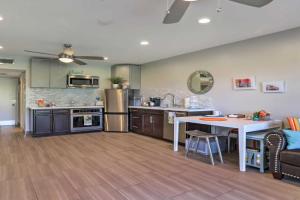 Pool and Hot Tub Access Studio Condo, Palm Desert