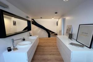 Triplex d'architecte en hypercentre Apartments, Liege