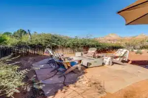 Red Rock Mtn View and Fire Pit Central Home! Guest house, Sedona