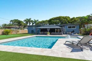 Wileys Paradise Three Bedroom Two Bath plus Office and Heated Pool, Hollywood