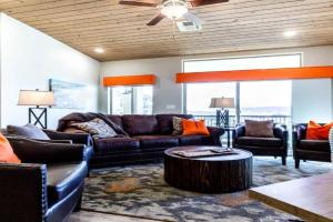 The Penthouse S402 condo, St. George