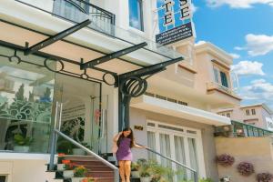 WHITE COFFEE HOUSE HOTEL, Dalat
