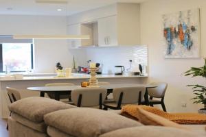 Cheerful 3-bedroom townhouse close to the city, Auckland