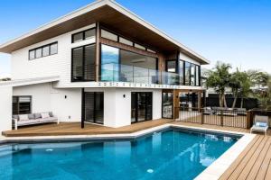 7 bedroom home on canal, Mooloolaba