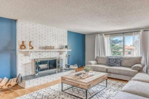 Boho Retreat w/King Bed on Bow River Pathway Guest house, Calgary