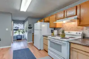 Uptown Townhome with Patio and Yard! Guest house, Charlotte