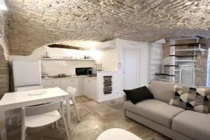White House Casa Vacanze, Noci