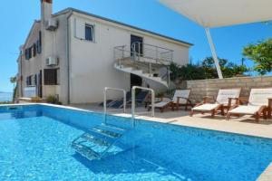 Apartment in with sea view, balcony, air conditioning, WiFi 91-2, Seget Vranjica