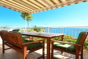 Apartment in with sea view, balcony, air conditioning, WiFi 91-3, Seget Vranjica