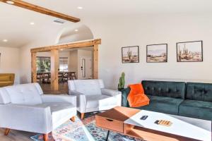 2 Mi to Coachella Getaway with Outdoor Oasis! Guest house, Indio