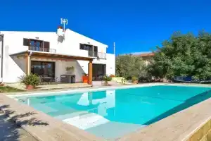 Gorgeous Home In With Wifi Guest house, Trabia