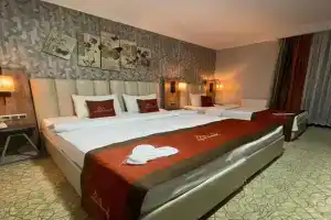Marrakeschotel, Tuzla