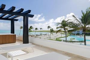 Punta Palmera Beach Front and pool views Cap Cana Apartments, Punta Cana