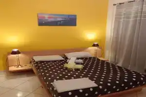 Stefkas apartment2, Patras