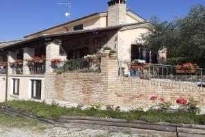 VILLETTA TRA GLI ULIVI Apartments, Citta Sant'Angelo