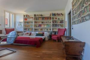 'La casa Gialla' central Apartment!, Ferrara