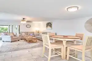 South Retreat Fenced Yard, Top Location! Guest house, Tampa