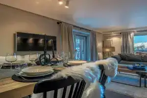 Appartement neuf au cœur de 1850 avec terrasse et Wifi - FR-1-575-160 Apartments, Courchevel