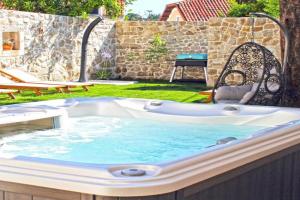 Gorgeous Home In With Wifi Guest house, Mlini