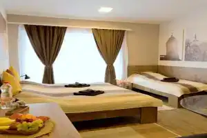 eHostel, Esztergom