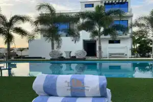 Kibada White Villa, Dar es Salaam