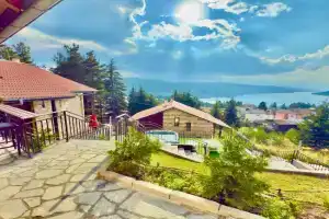 Kshchi za gosti Fantaziya Villa, Dospad