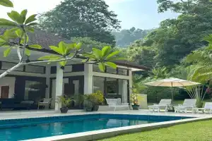 Villa Meranti - Spacious Private Pool Villa, Pantai Tengah